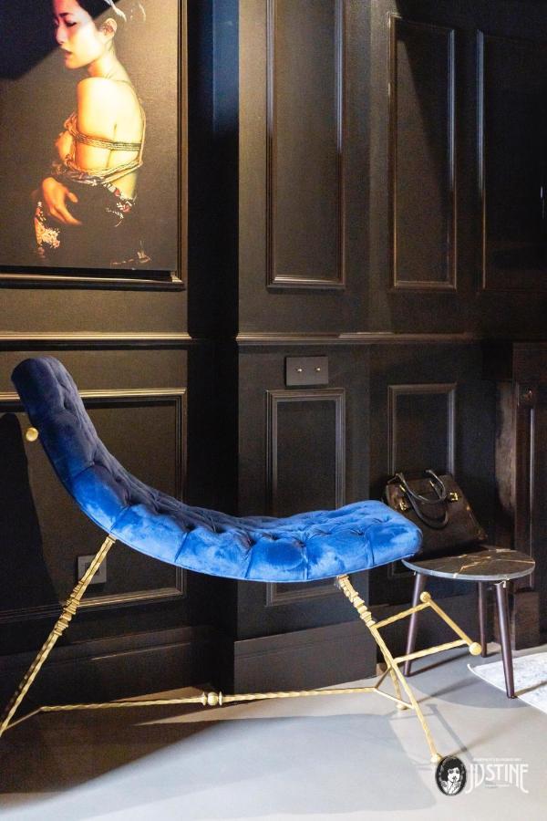 Suite Shibari By Justine Apartments Sobria Elegante Y Pecaminosa Apartamento Turistico En Madrid Rio Luaran gambar